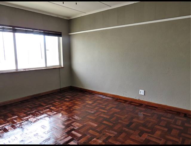 2 BEDROOM APARTMENT TO LET IN STRAND NORTH
